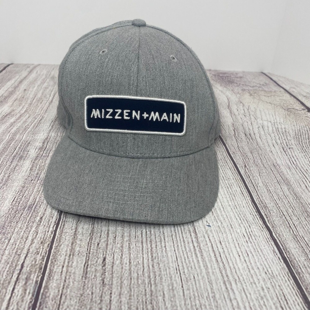 Mizzen + Main‎ Men's Light Gray with Navy Patch Snapback Adjustable Hat RV$48